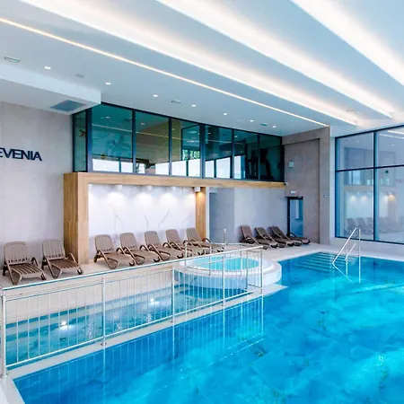 アパート Hevenia 16